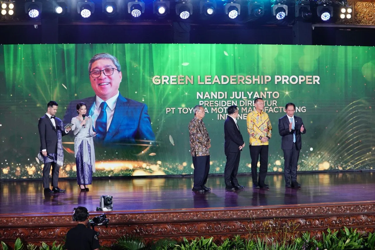 TMMIN Sabet Emas dan Hijau PROPER, Nandi Julyanto Raih Green Leadership Utama CEO