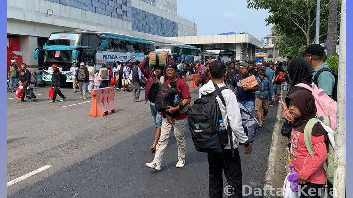 Baru Balik Mudik? Banyak Perantau Langsung Serbu Lowongan Kerja di Surabaya